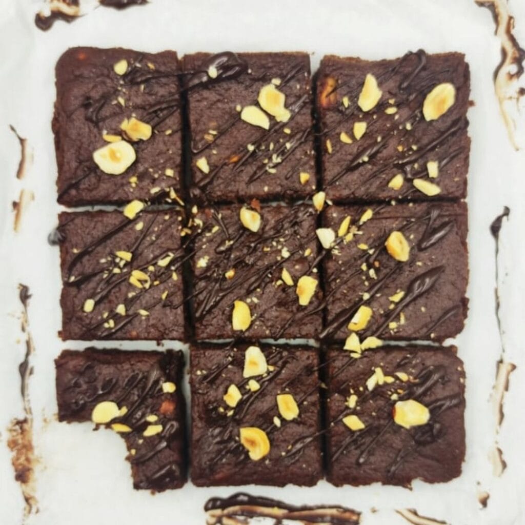 BROWNIES ΜΕ ΜΠΑΝΑΝΑ ΚΑΙ ΑΒΟΚΑΝΤΟ PLANET HEALTH